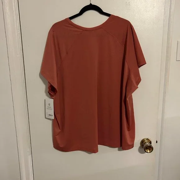 Athleta Ultimate Train Tee - Picture 3 of 5